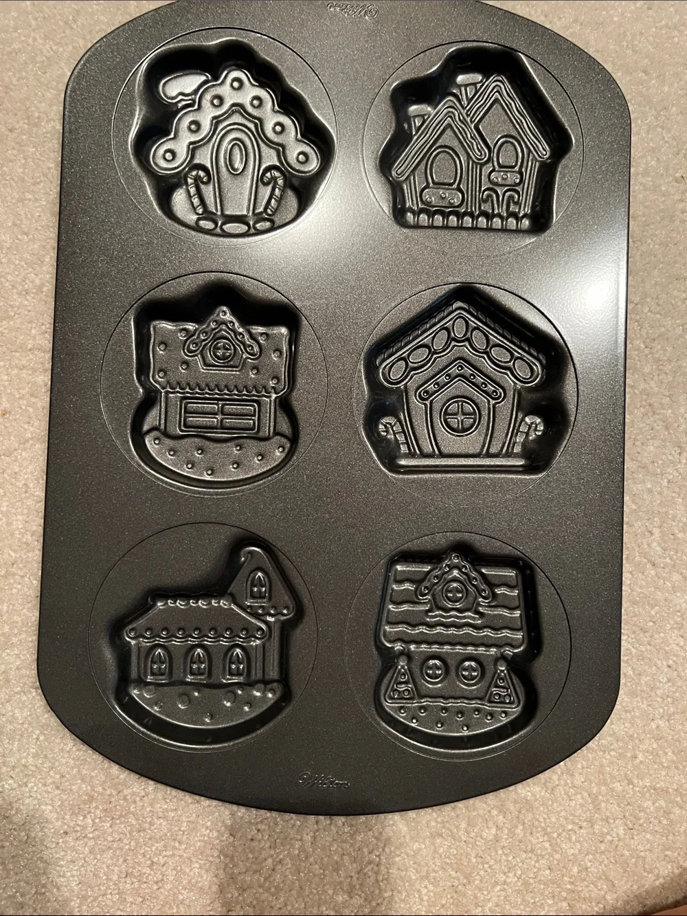 Wilton Black 6-Cavity Gingerbread House Cookie Pan-Never used